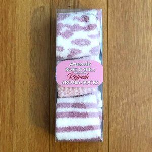 Aromasoles Non-Skid Rose & Shea Butter Infused Aroma Fuzzy Socks